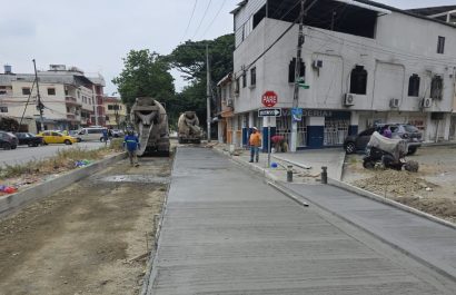 Estas obras son parte de un plan más amplio de mantenimiento y rehabilitación vial en Guayaquil.