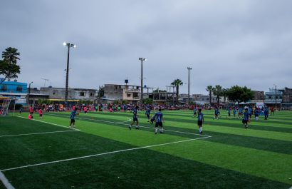 En Unión de Bananeros, las familias se reúnen los fines de semana para torneos en esta cancha de Guayaquil.