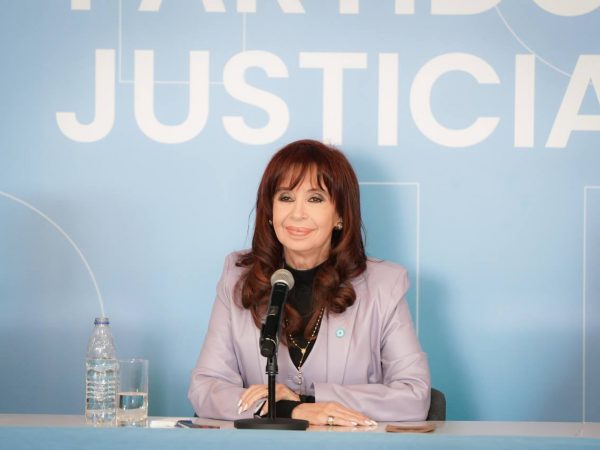 La Corte Suprema de Argentina confirmó condena a la expresidenta Cristina Fernández de Kirchner por corrupción. FOTO: @CFKArgentina