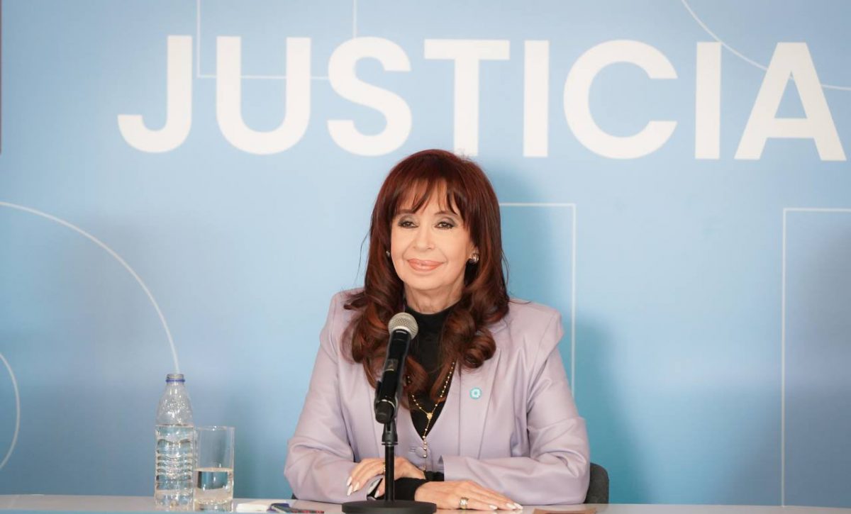 La Corte Suprema de Argentina confirmó condena a la expresidenta Cristina Fernández de Kirchner por corrupción. FOTO: @CFKArgentina
