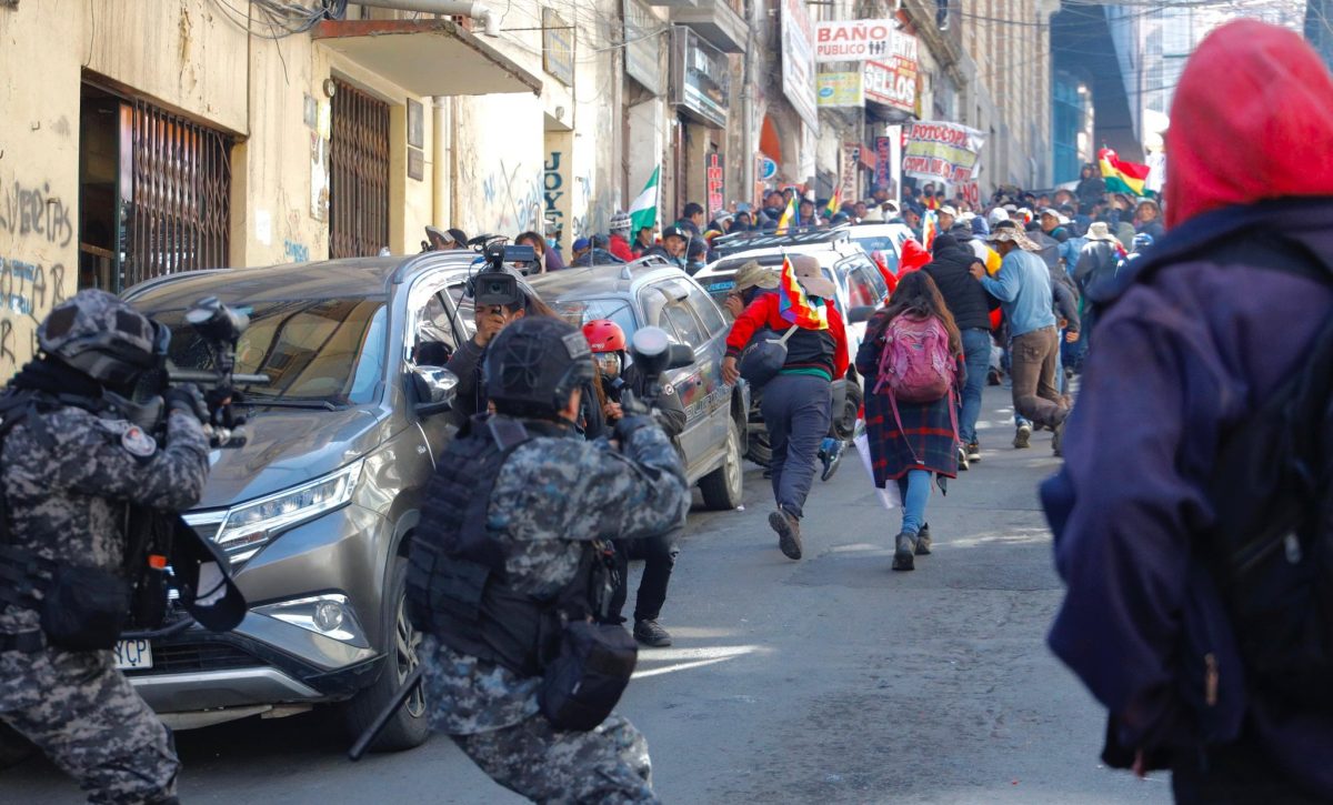 Protestas y desabastecimiento paralizan Bolivia a meses de las elecciones.