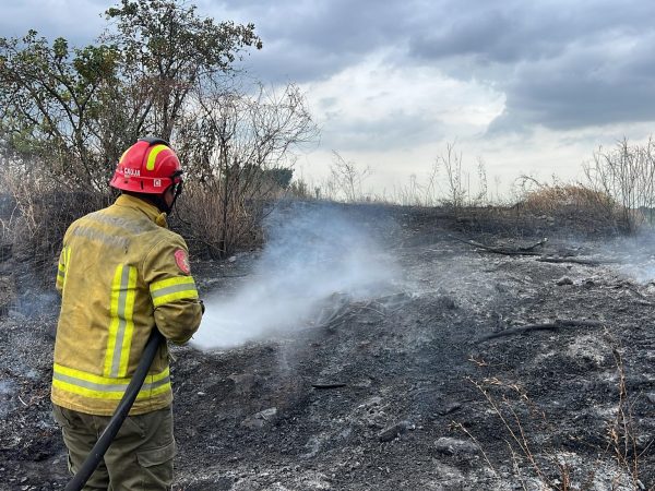 El 12 de junio de 2025, el Cuerpo de Bomberos atendió un incendio en la Av. Juan Tanca Marengo