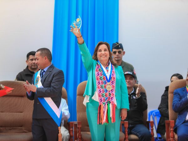 La presidenta de Perú Dina Boluarte en un evento. FOTO: @presidenciaperu