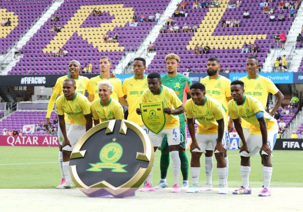 Tormenta retrasa debut de Mamelodi Sundowns, que supera a Ulsan Hyundai en Orlando. FOTO: @Masandawana.