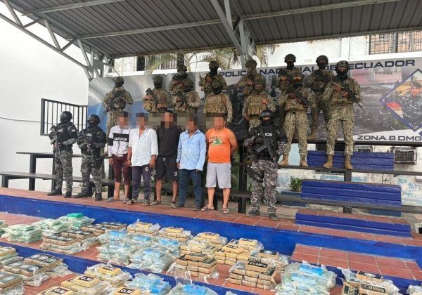 Cinco procesados por tráfico de 3,3 toneladas de cocaína en hacienda de Chongón.
