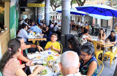 Guayaquil experimentó un crecimiento del 5,3 % en visitantes entre abril y junio, destacando el aumento de turistas.