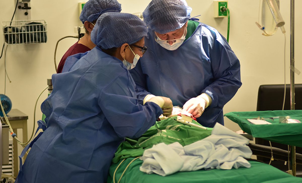 Municipio de Guayaquil garantiza operaciones gratuitas de labio leporino y paladar hendido, mejorando la calidad de vida de niños.
