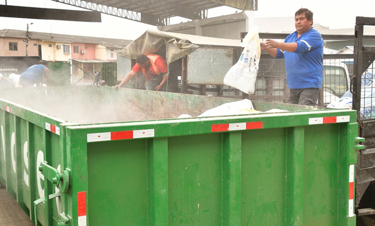 Guayaquil cuenta con 14 centros de acopio gratuitos para desechos voluminosos, promoviendo limpieza urbana, orden y disposición.