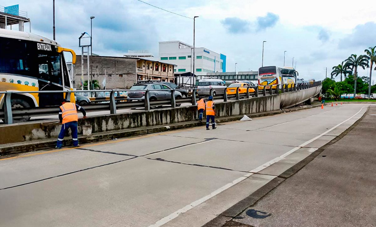 La reparación del paso elevado en la avenida Pedro Menéndez obligará a cerrar un carril clave en Guayaquil.