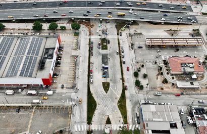 El Municipio de Guayaquil inauguró la primera intersección vial divergente de la ciudad para reducir la congestión vehicular.
