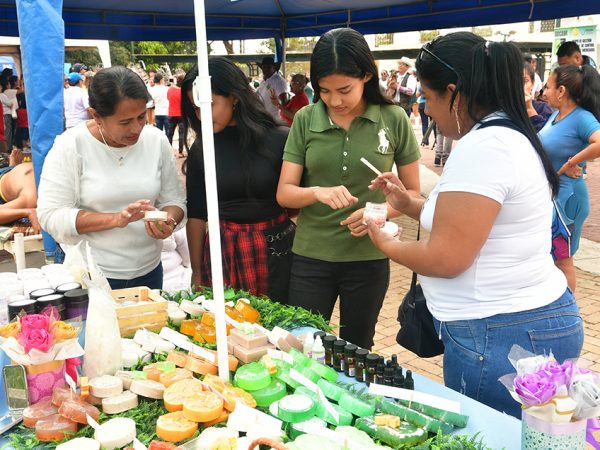 El Cabildo de Guayaquil impulsa la Ruta de Ferias de Emprendedores y Servicios Municipales para dinamizar la economía comunitaria