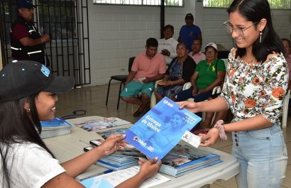 Tenguel, parroquia de Guayaquil, celebró 132 años, con entrega de títulos de propiedad y mejoras en alumbrado público.