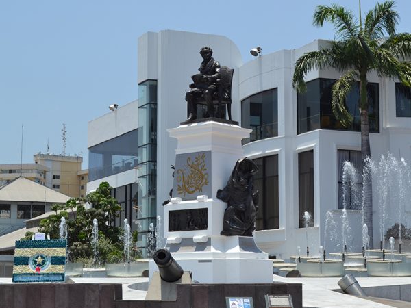 El Municipio de Guayaquil abrió inscripciones para un concurso estudiantil de oratoria que conmemora los 200 años del poema patriótico.