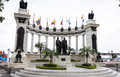 Cada 26 de julio, Guayaquil recuerda el encuentro entre Bolívar y San Martín, hecho clave de la independencia.