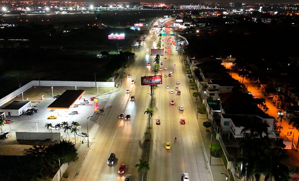 Guayaquil avanza en la modernización del alumbrado público con tecnología LED y mantenimiento integral en calles, parques y espacios comunitarios.