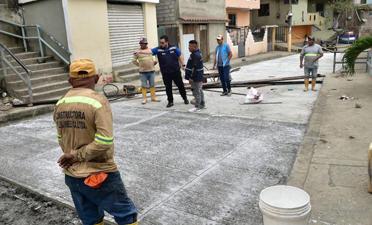 Mapasingue Este en Guayaquil, vive una intervención urbana con escalinatas, muros de contención y obras viales.