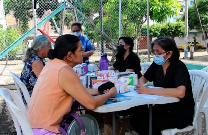 La Alcaldía de Guayaquil organizó una jornada de servicios municipales que benefició a más de 2.500 personas con atención médica, charlas y programas sociales.