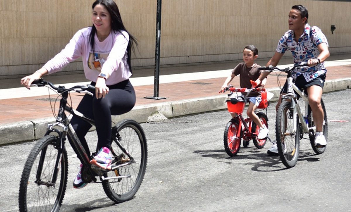 Con esta iniciativa, el Municipio de Guayaquil busca que las familias puedan caminar por la avenida Malecón.