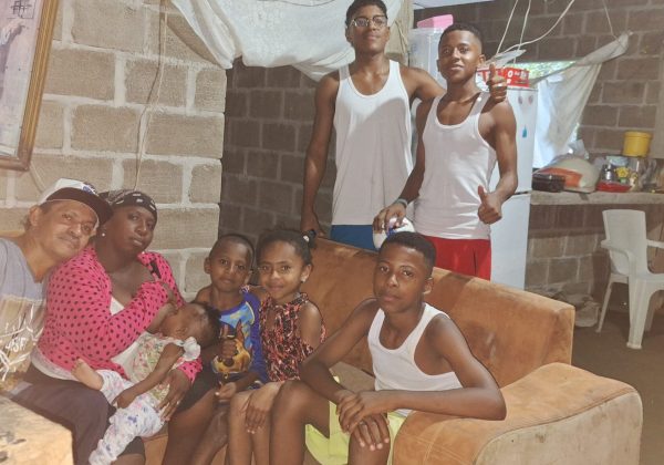 Guillermo “Centavito” Silva transforma su vida y su hogar en Santo Domingo, con apoyo de redes sociales