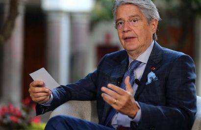 Guillermo Lasso, expresidente de Ecuador, anunció un programa de becas dirigido a jóvenes ecuatorianos de entre 25 y 35 años de edad.