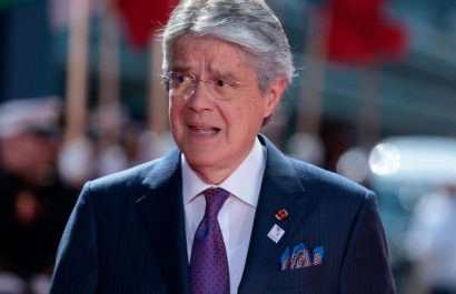 Guillermo Lasso inicia estudios universitarios en España a los 69 años