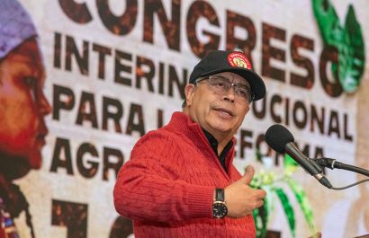 El presidente de Colombia Gustavo Petro hablando con la prensa. Foto: Presidencia de Colombia