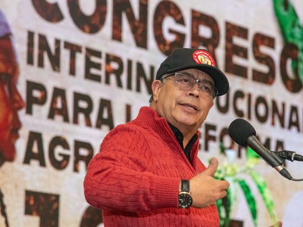El presidente de Colombia Gustavo Petro hablando con la prensa. Foto: Presidencia de Colombia