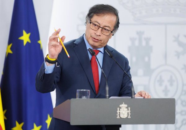 Gustavo Petro defiende consulta popular sobre reforma laboral ante críticas de oposición