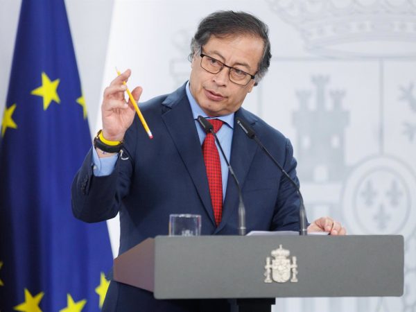 Gustavo Petro defiende consulta popular sobre reforma laboral ante críticas de oposición