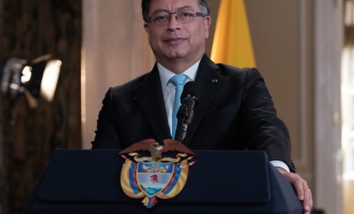 Gustavo Petro presidente de Colombia tiene problemas de adicción según su excanciller
