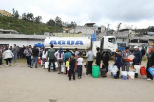 Crisis de agua en el sur de Quito deja a miles sin servicio y desata cruce de acusaciones