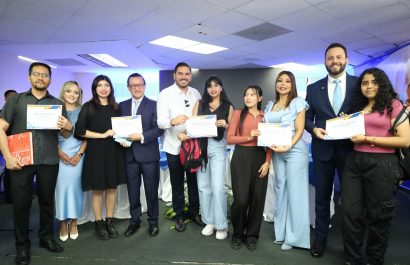 Durante el homenaje a los 490 años de fundación de Guayaquil, se premió a la producción cinematográfica “La lucha obrera en el Ecuador”.