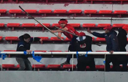 Los hechos tuvieron lugar tanto en las tribunas como en las inmediaciones del estadio. FOTO: Captura de pantalla.