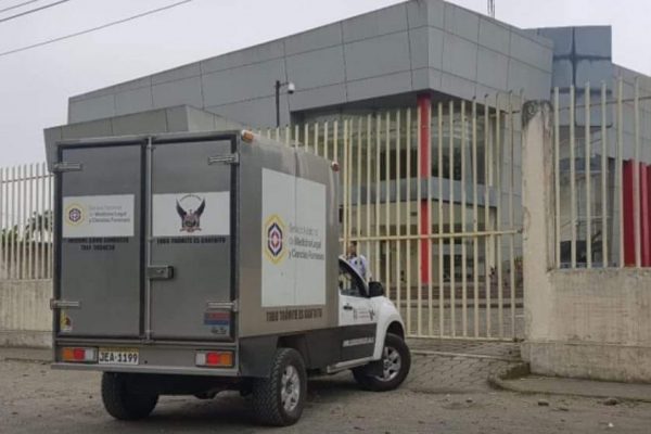 Hallan cuerpo sin vida con múltiples impactos de bala en el Paso Lateral de El Carmen
