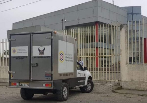 Hallan cuerpo sin vida con múltiples impactos de bala en el Paso Lateral de El Carmen