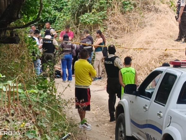Hallan el cuerpo de un hombre baleado en el sector Loma de los Vientos de Picoazá, en Portoviejo