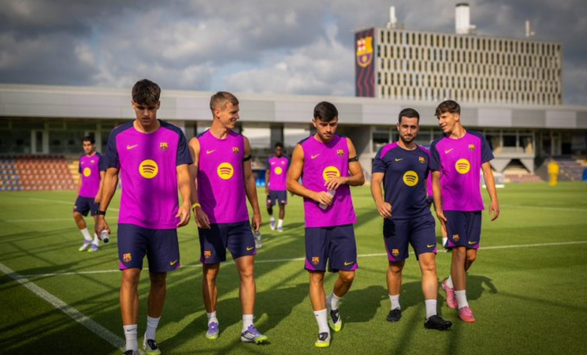 Hansi Flick descarta a Virgili, Landry y Hernández para la Gira Asiática del FC Barcelona