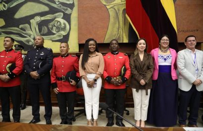 “Héroes anónimos”: Bomberos de Esmeraldas reciben título de Beneméritos en la Asamblea Nacional