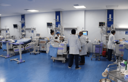 Hogares ecuatorianos gastan USD 525 al año en salud por fallas en el sistema público, según BID