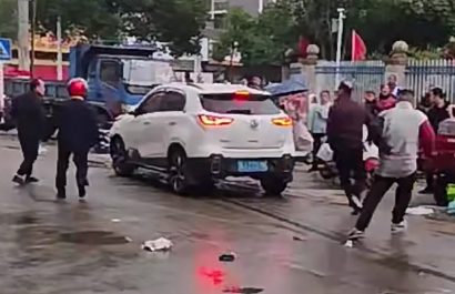Hombre atropelló intencionalmente a varios niños a la salida de un colegio en Japón