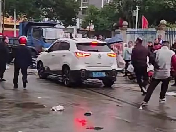 Hombre atropelló intencionalmente a varios niños a la salida de un colegio en Japón