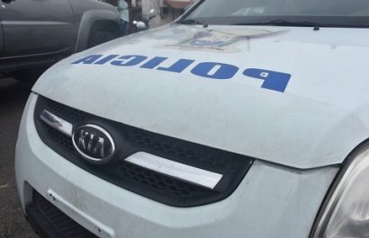 Hombre fue aprehendido por agresión física y amenazas con arma blanca en Santo Domingo