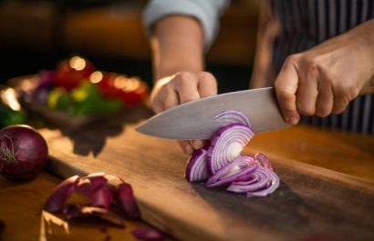 ¿Hueles a cebolla después de cocinar? Descubre estos métodos efectivos para eliminar el olor de tus manos de manera fácil y rápida