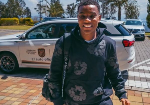 Hull City planea fichar definitivamente a Óscar Zambrano tras reducción de sanción