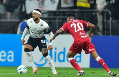 Huracán vence 2-1 a Corinthians en Brasil durante su debut en la Copa Sudamericana.