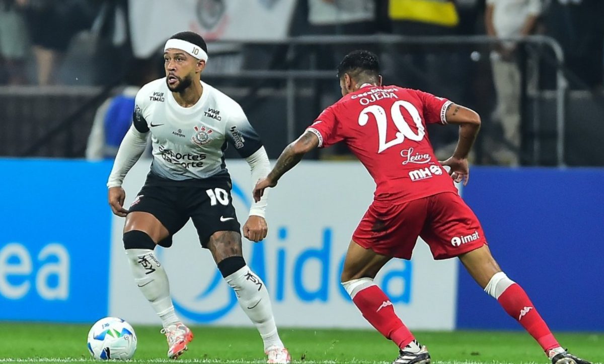 Huracán vence 2-1 a Corinthians en Brasil durante su debut en la Copa Sudamericana.