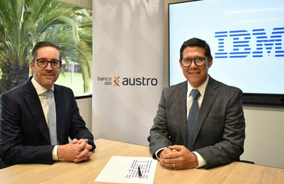 Clemente Tamariz, Gerente General del Banco del Austro y Andrés Maldonado, Gerente General de IBM Ecuador.