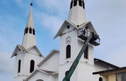 Los trabajos incluyen el pintado de la parte externa del templo.
