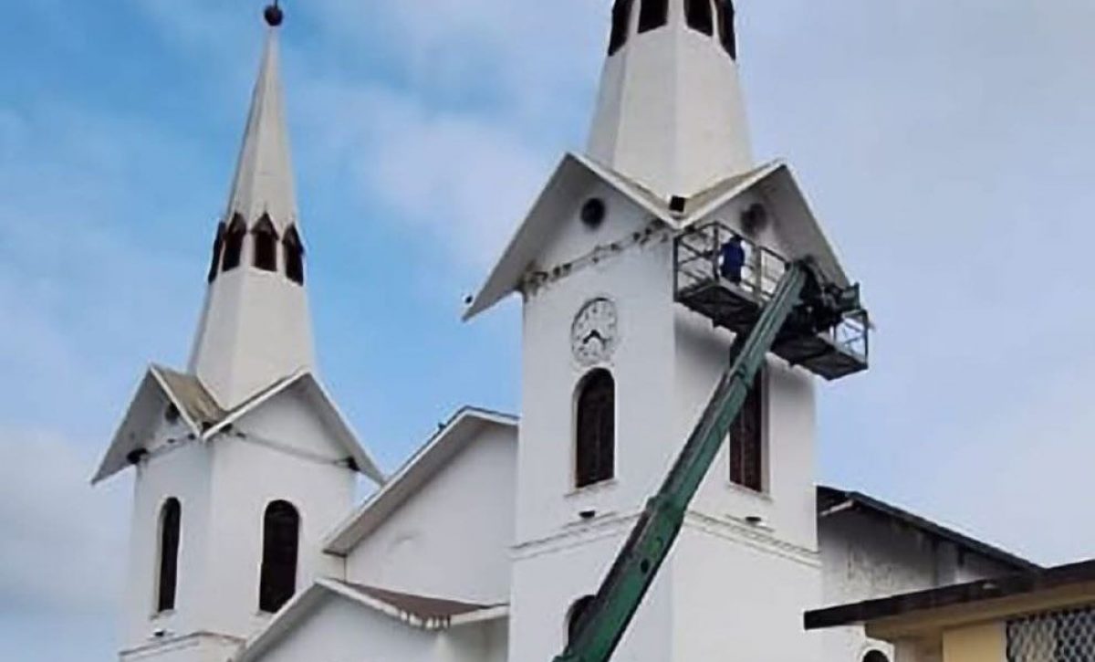Los trabajos incluyen el pintado de la parte externa del templo.