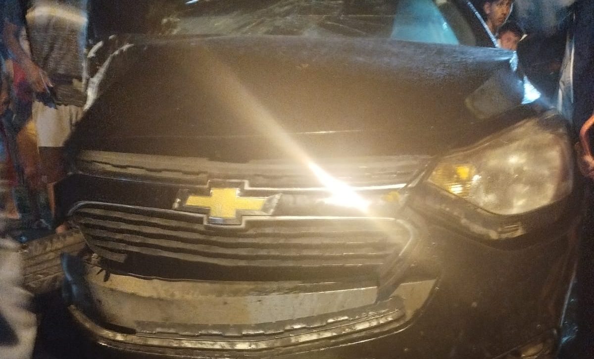 Carro implicado en accidente